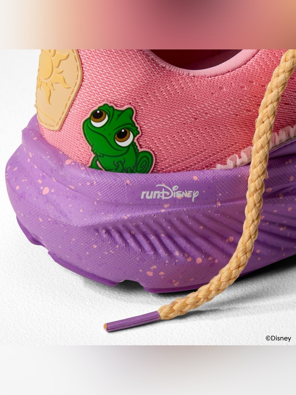 *NEW IN BOX* Brooks x runDisney Rapunzel Ghost 17 Running Sneaker Women’s 8.5 - Picture 3 of 16
